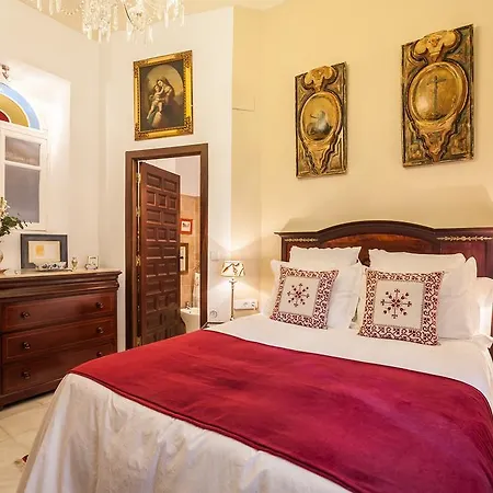 Casa Senorial En Centro,calle Marmoles * Sevilla